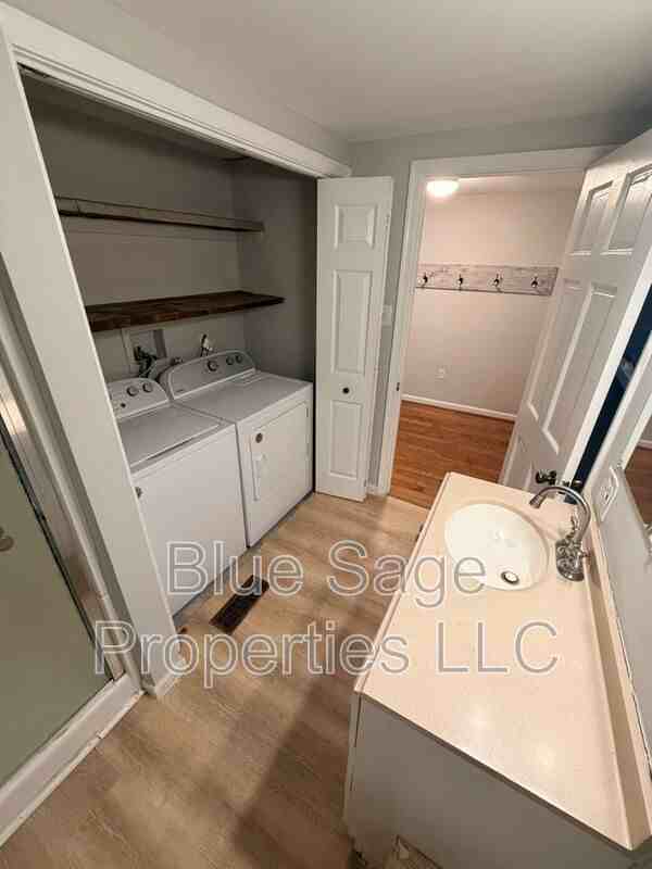 913 8th Ave - Photo 7 of 28