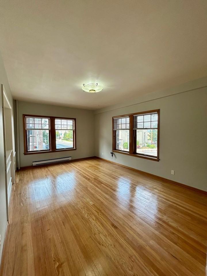 Vradenburg Apartments - Photo 6 of 50