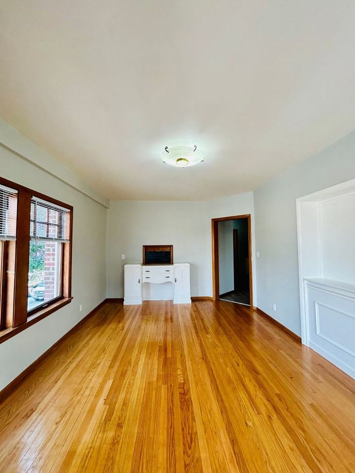Vradenburg Apartments - Photo 7 of 50