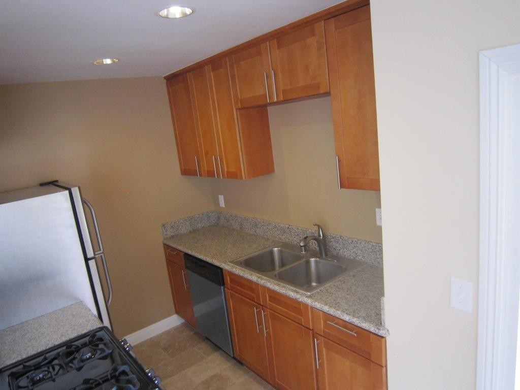 2128 Penmar Avenue #8 - Photo 5 of 31