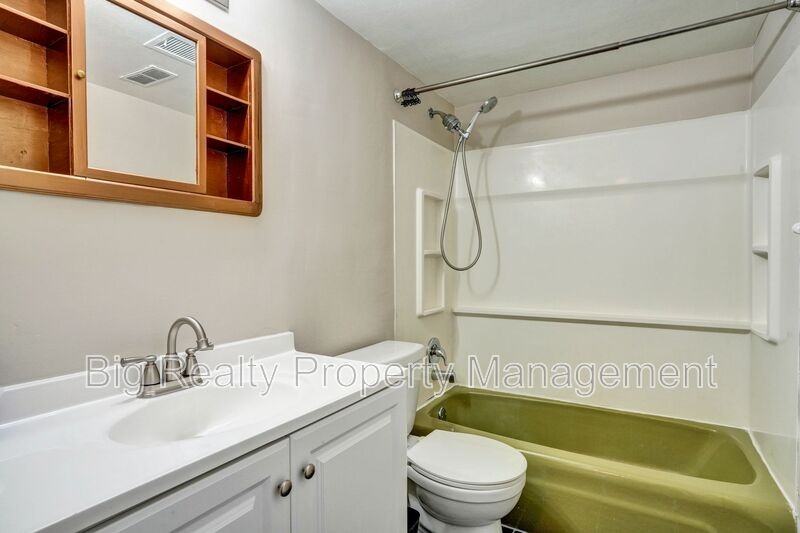 3323 Forest Ln #D15 - Photo 6 of 19