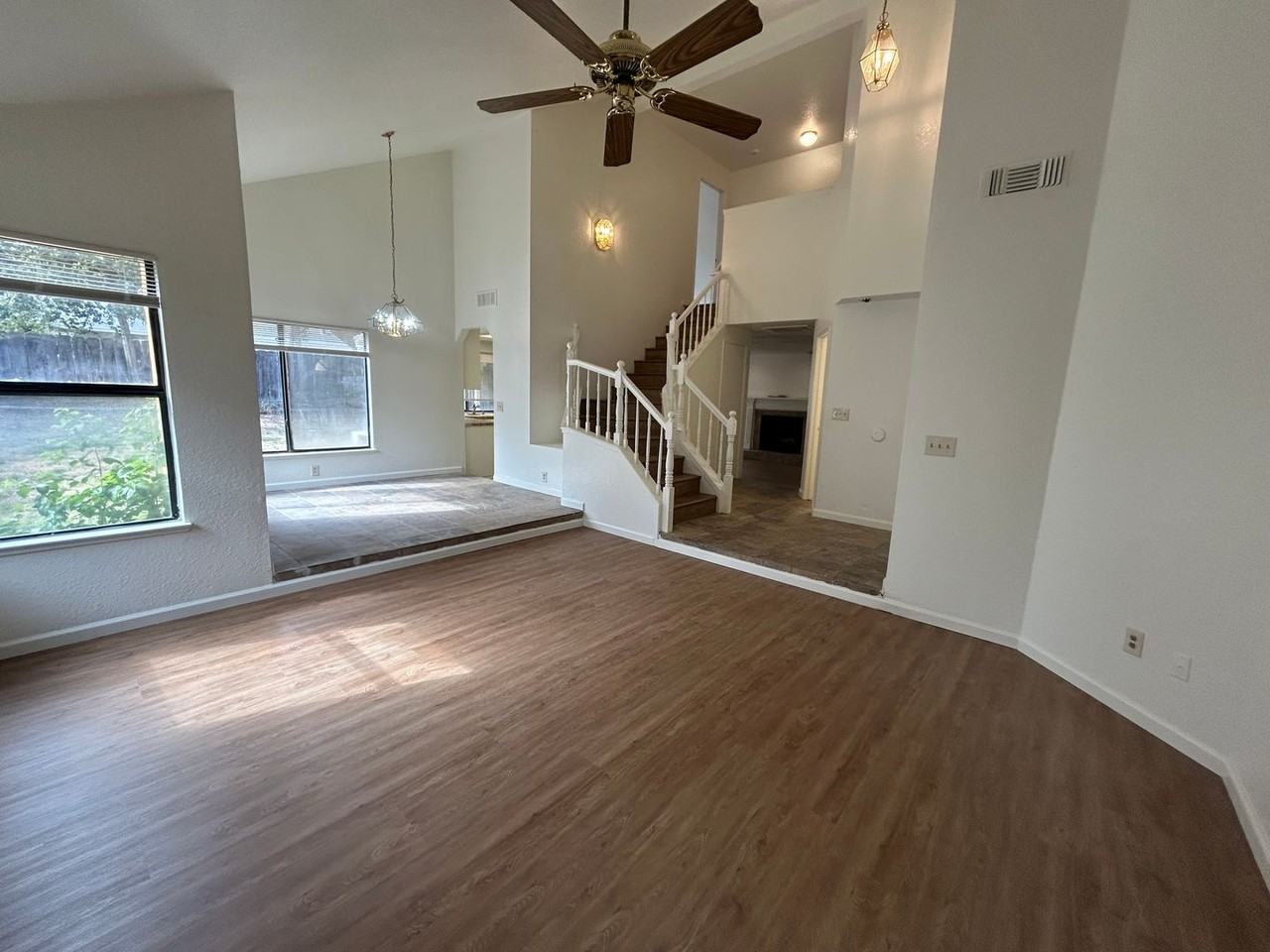 2036 Sheldon Dr - Photo 2 of 29