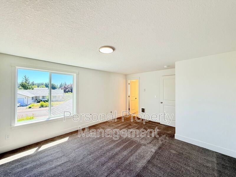 16900 Ne 22nd St - Photo 4 of 34