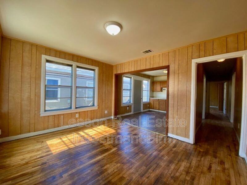 547 Wyche St - Photo 2 of 14