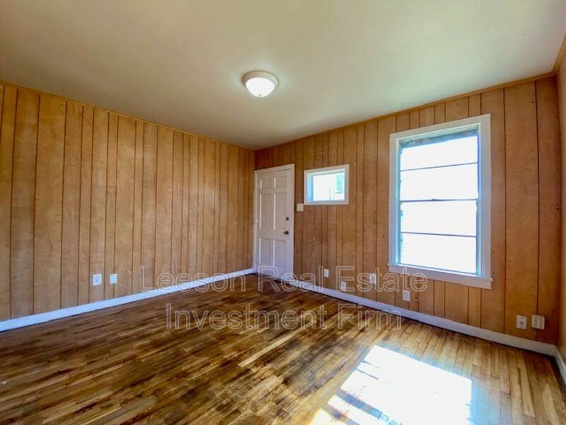 547 Wyche St - Photo 3 of 14
