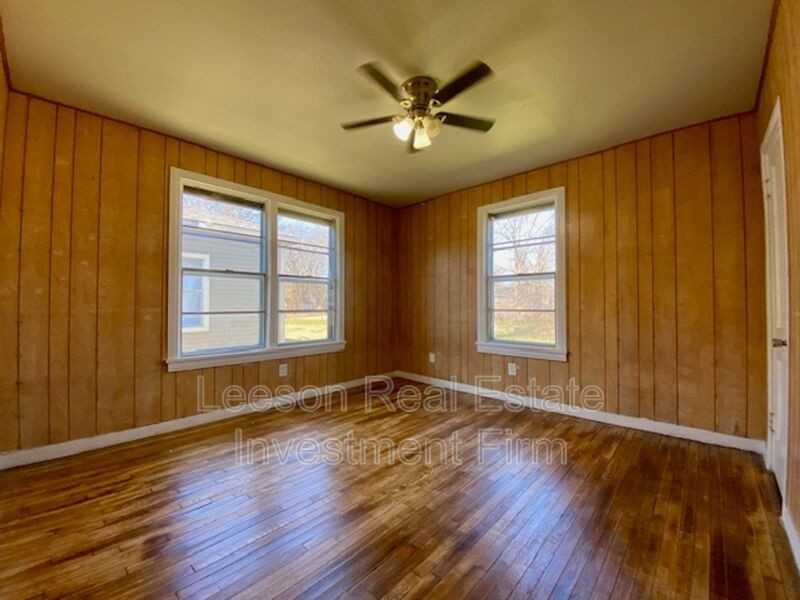 547 Wyche St - Photo 7 of 14