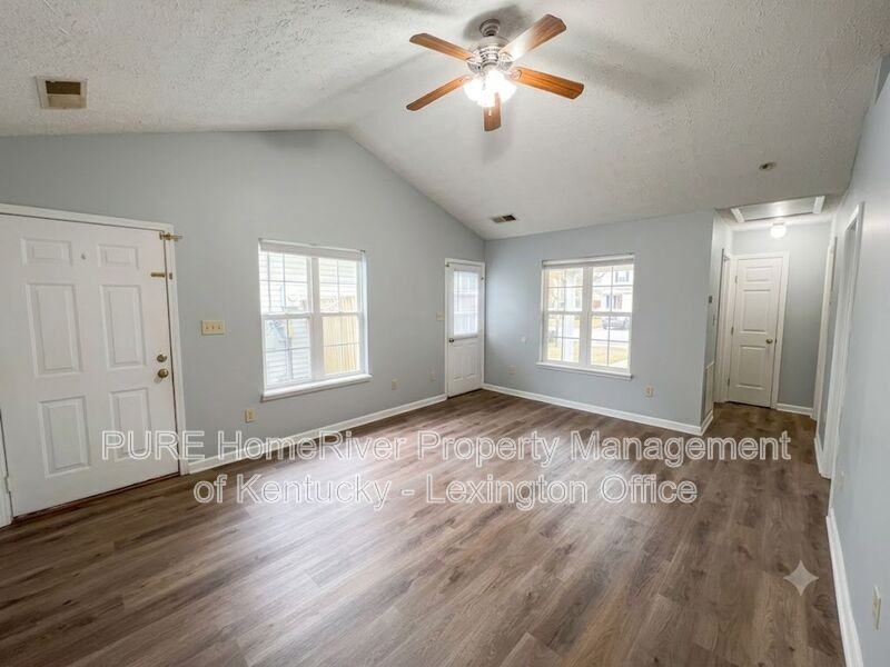 1034 Marshall Park Dr - Photo 5 of 31