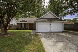 featured image of 776 Whitney Dr