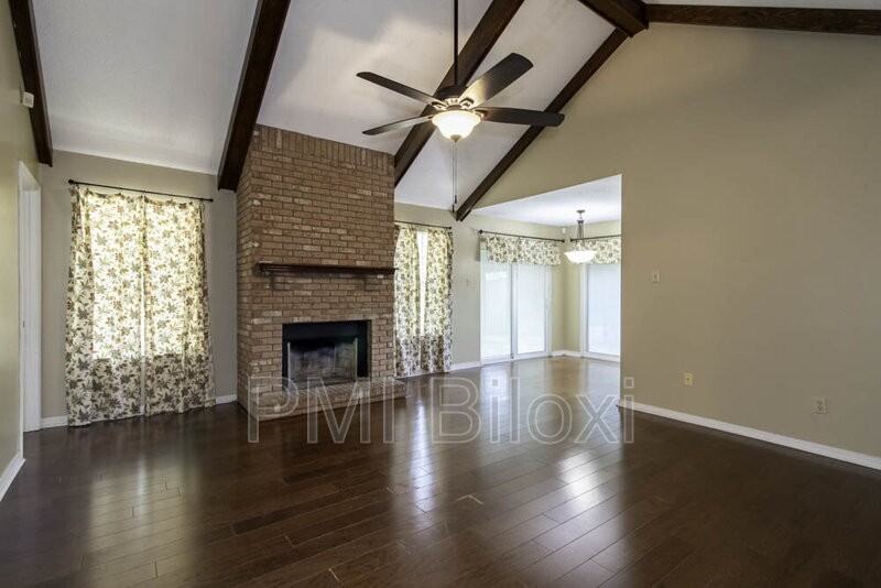 776 Whitney Dr - Photo 3 of 33