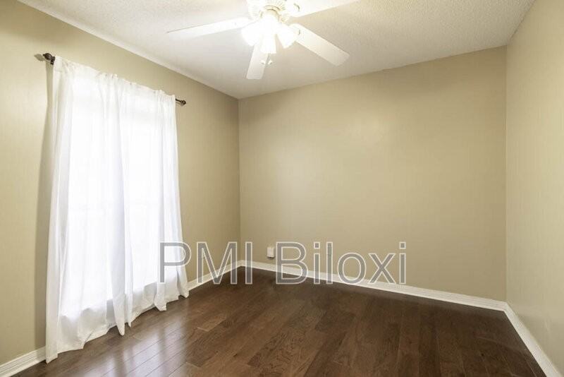 776 Whitney Dr - Photo 6 of 33