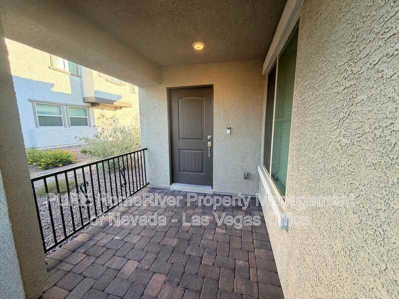 815 Watford Pl - Photo 3 of 46