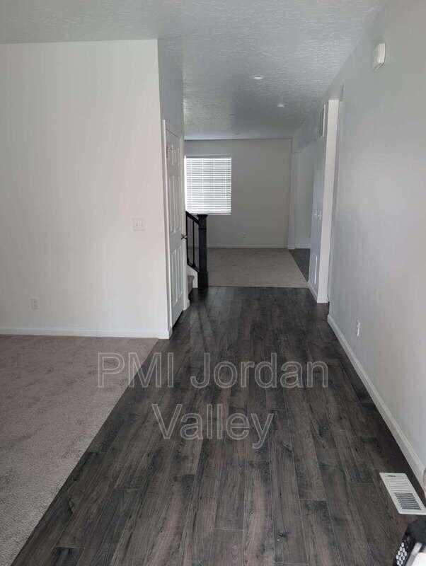 2123 N Wallflower Dr - Photo 4 of 29