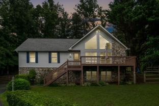 15 Tiffany Ln - Photo 1 of 1