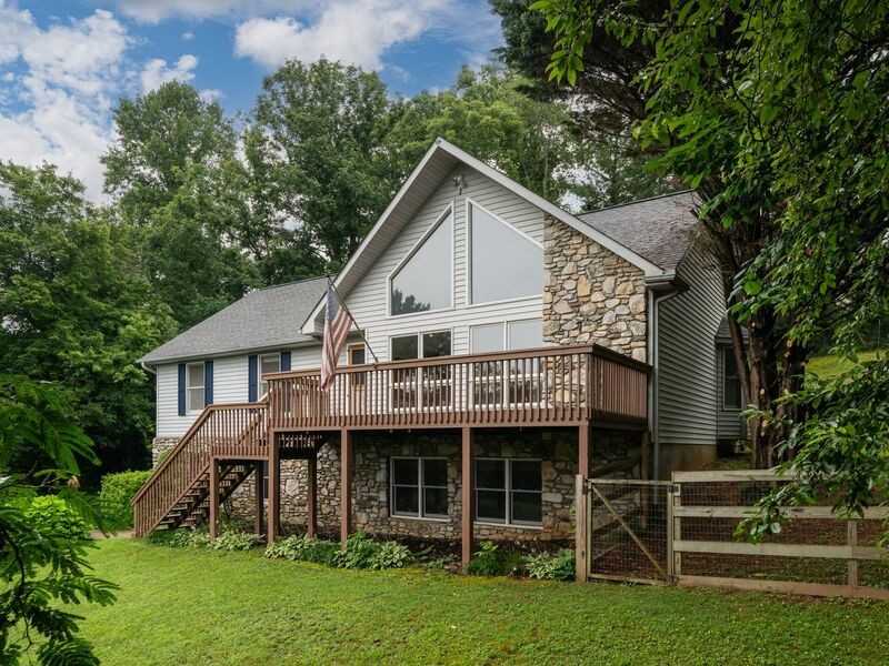 15 Tiffany Ln - Photo 2 of 25