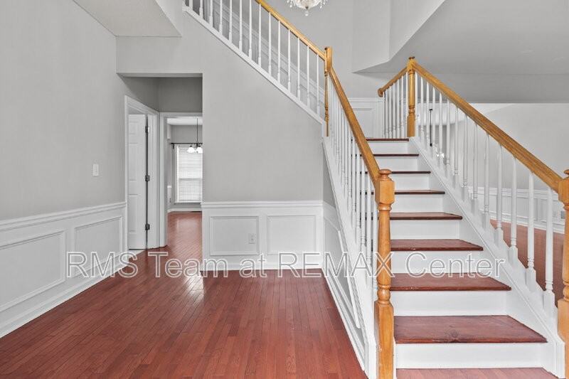 2315 Hiawassee Dr - Photo 2 of 50