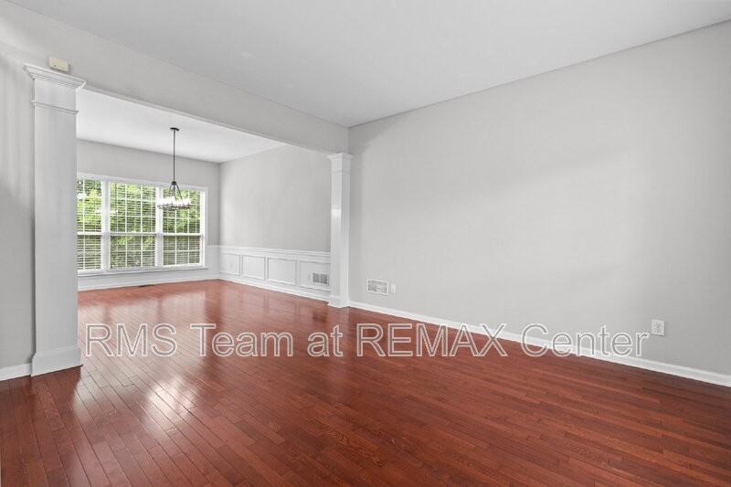 2315 Hiawassee Dr - Photo 4 of 50