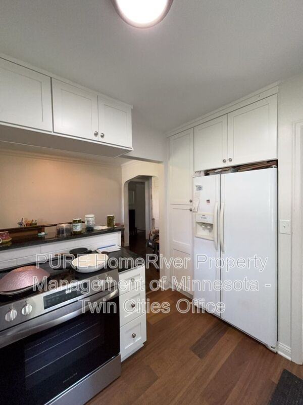 2632 Toledo Ave S - Photo 3 of 31