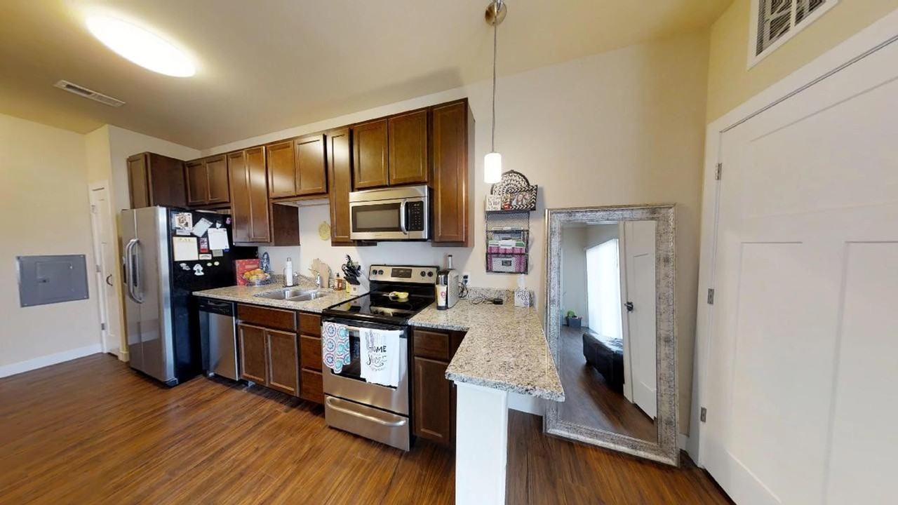 Farwell Place - Photo 4 of 45