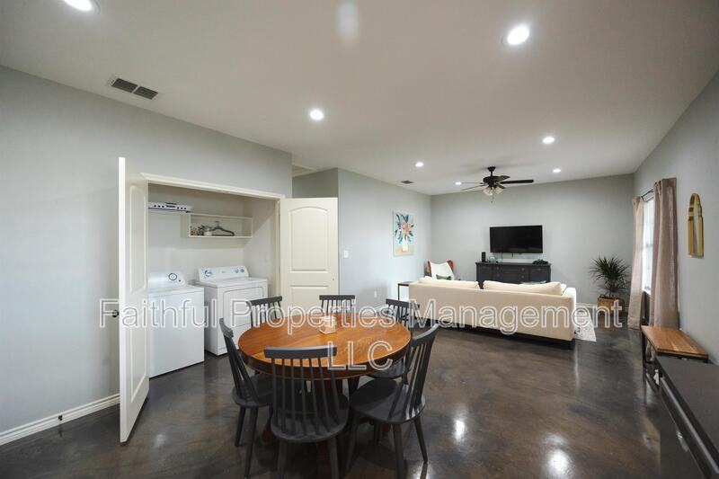 14235 Circle Dr - Photo 3 of 10