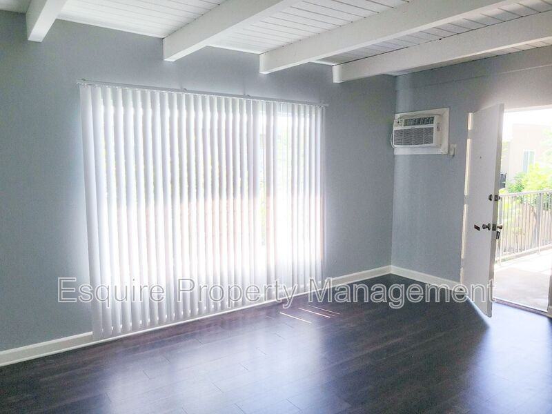 990 Ashland Ave #4 - Photo 3 of 11