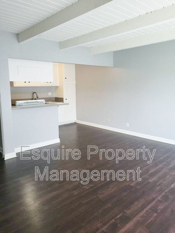 990 Ashland Ave #4 - Photo 4 of 11