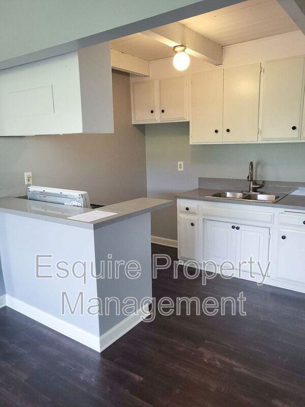 990 Ashland Ave #4 - Photo 6 of 11