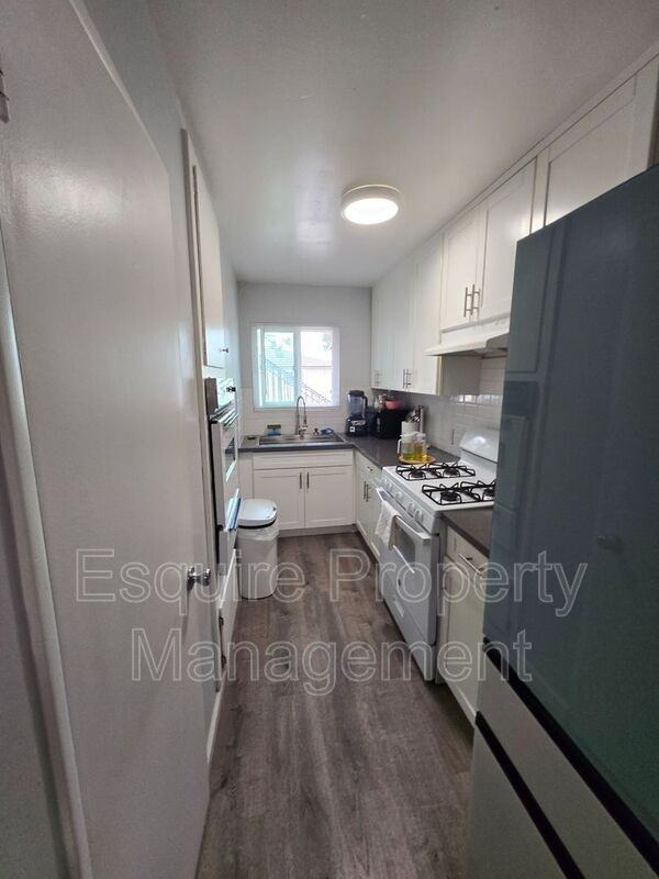 241 W Clara St #2 - Photo 2 of 4