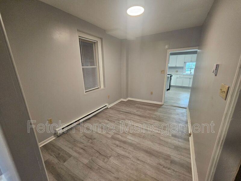 1854 Walnut St - Photo 5 of 24