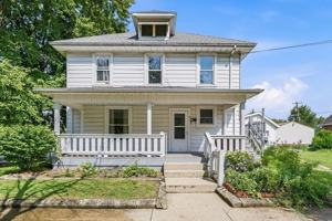featured image of 67 1/2 W 4th St #67