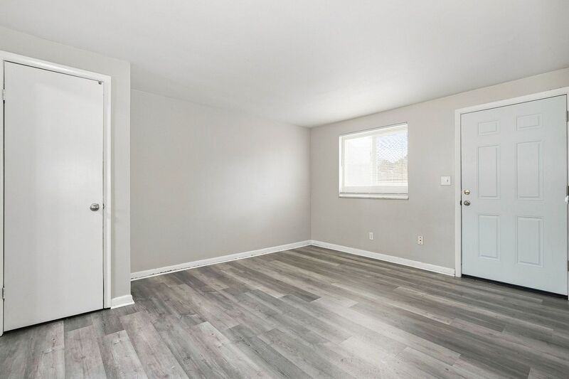 141 Stevens Ave - Photo 4 of 10