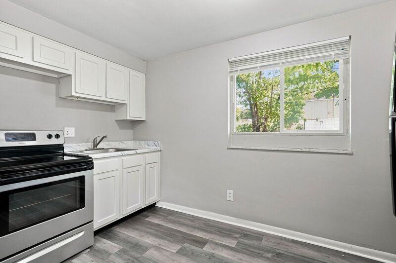 141 Stevens Ave - Photo 6 of 10