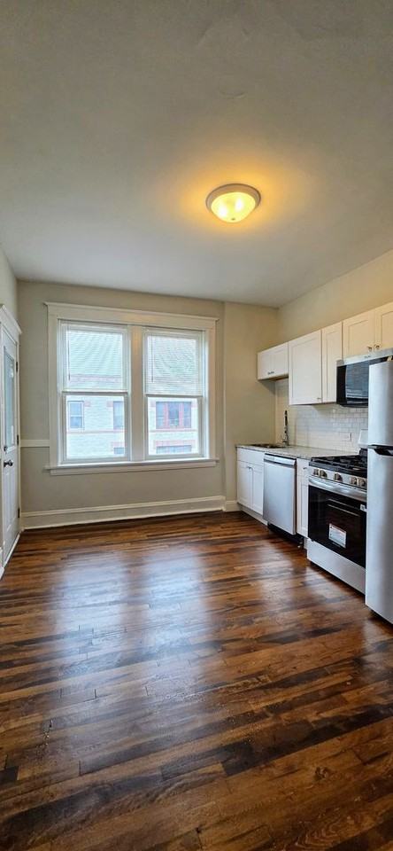 901 N Leavitt St - Photo 3 of 24