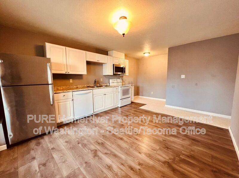 4215 N Vassault St #BADU - Photo 2 of 13