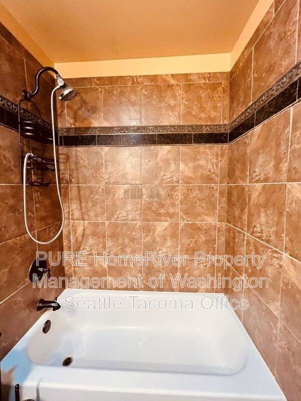 4215 N Vassault St #BADU - Photo 7 of 13