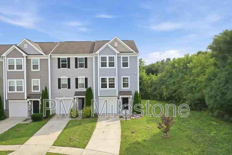 100 Bertelli Ct - Photo 3 of 43