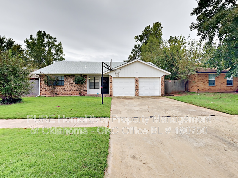 660 W Forster Dr