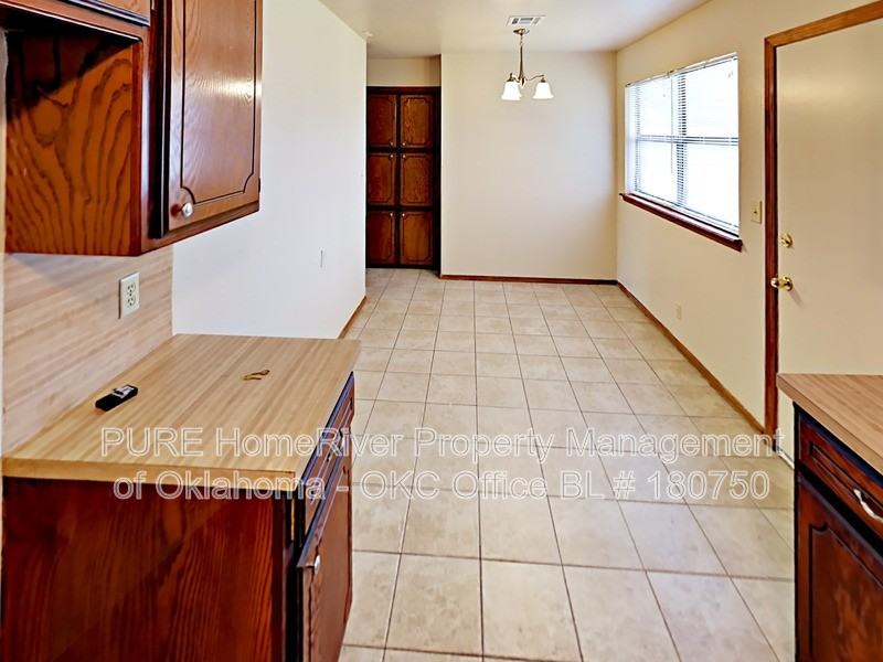 660 W Forster Dr - Photo 6 of 18