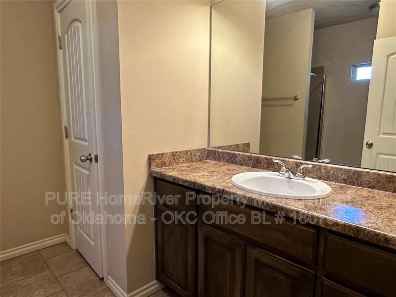 1005 Sw 92nd St - Photo 7 of 14