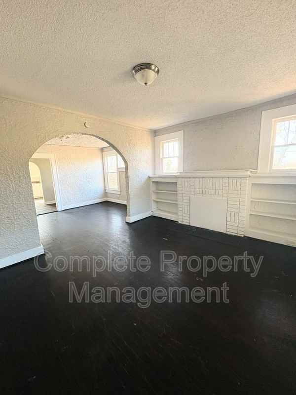 512 81st St S - Photo 4 of 17