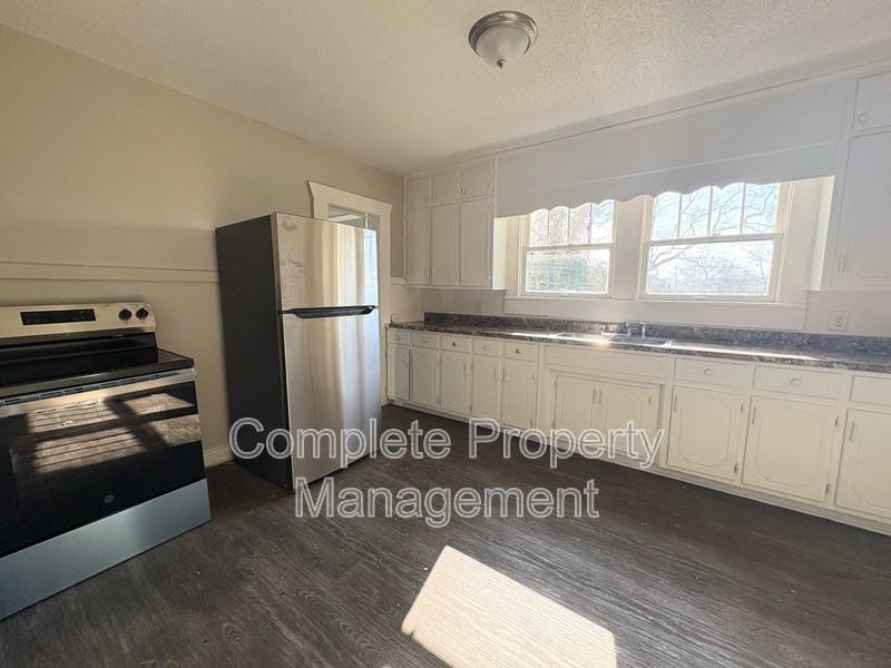 512 81st St S - Photo 6 of 17