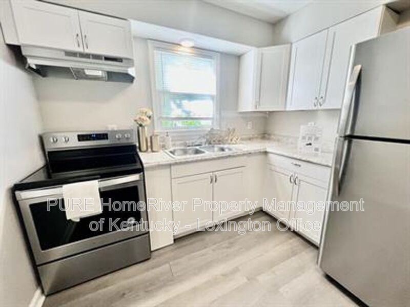 566 N Martin Luther King Blvd - Photo 4 of 16