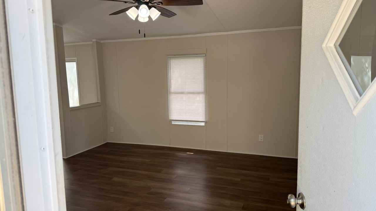 44 Corey Dr - Photo 3 of 18