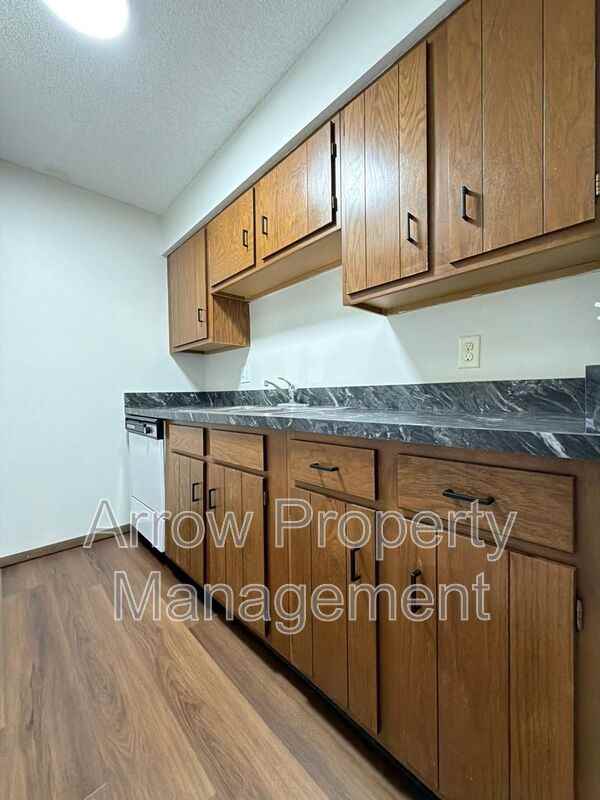 1431 D St - Photo 2 of 14
