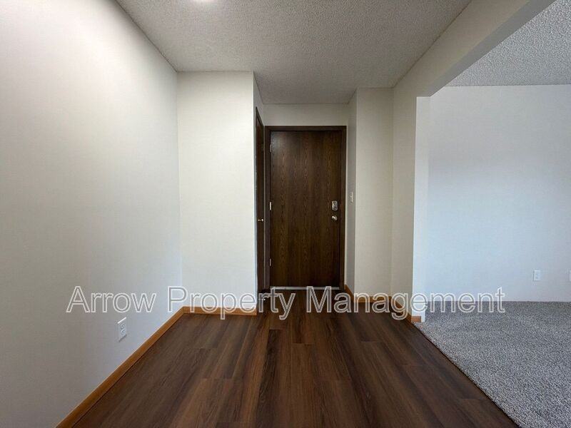 1431 D St - Photo 3 of 14