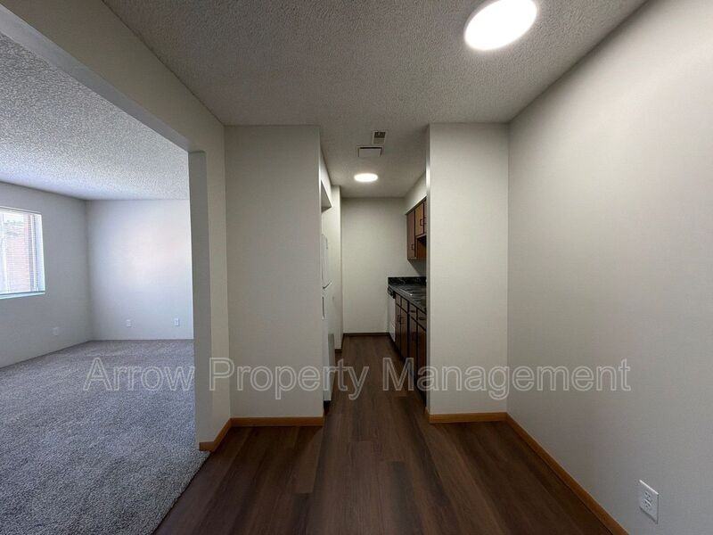 1431 D St - Photo 4 of 14
