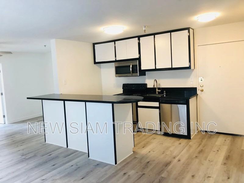 500 S St Andrews Pl #101 - Photo 2 of 8