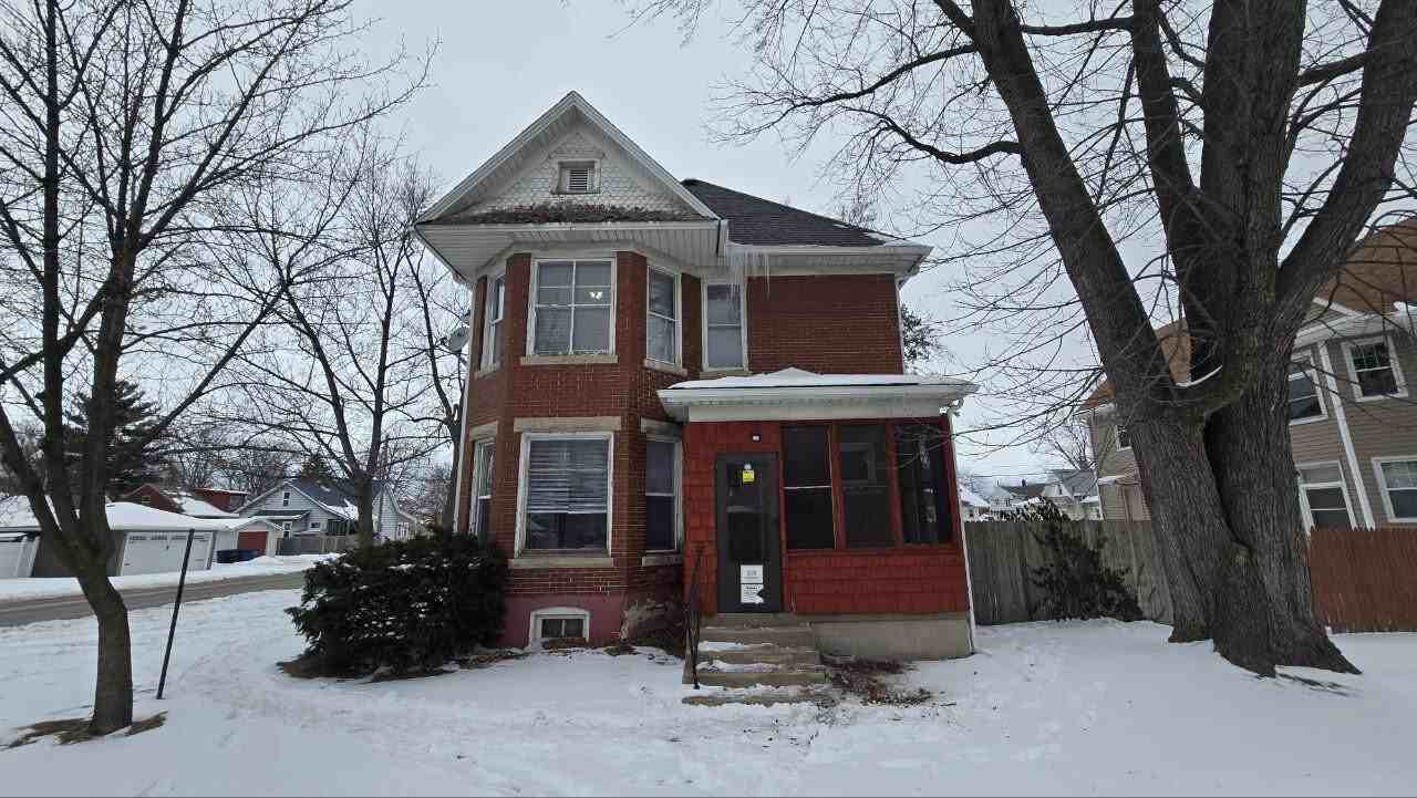 202 E Barker Ave #1