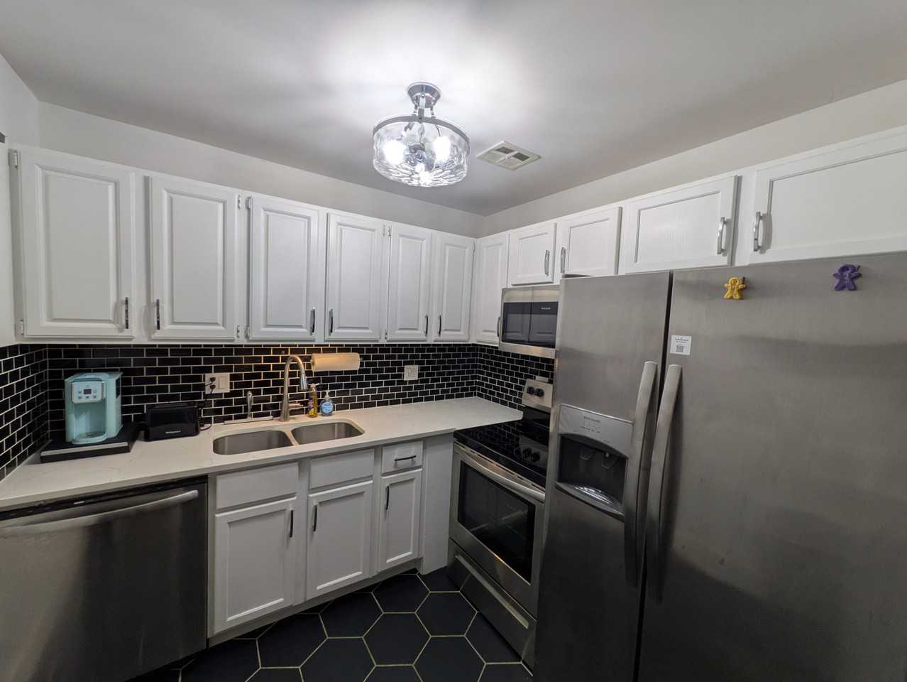 695 Grove Dr #105 - Photo 3 of 34