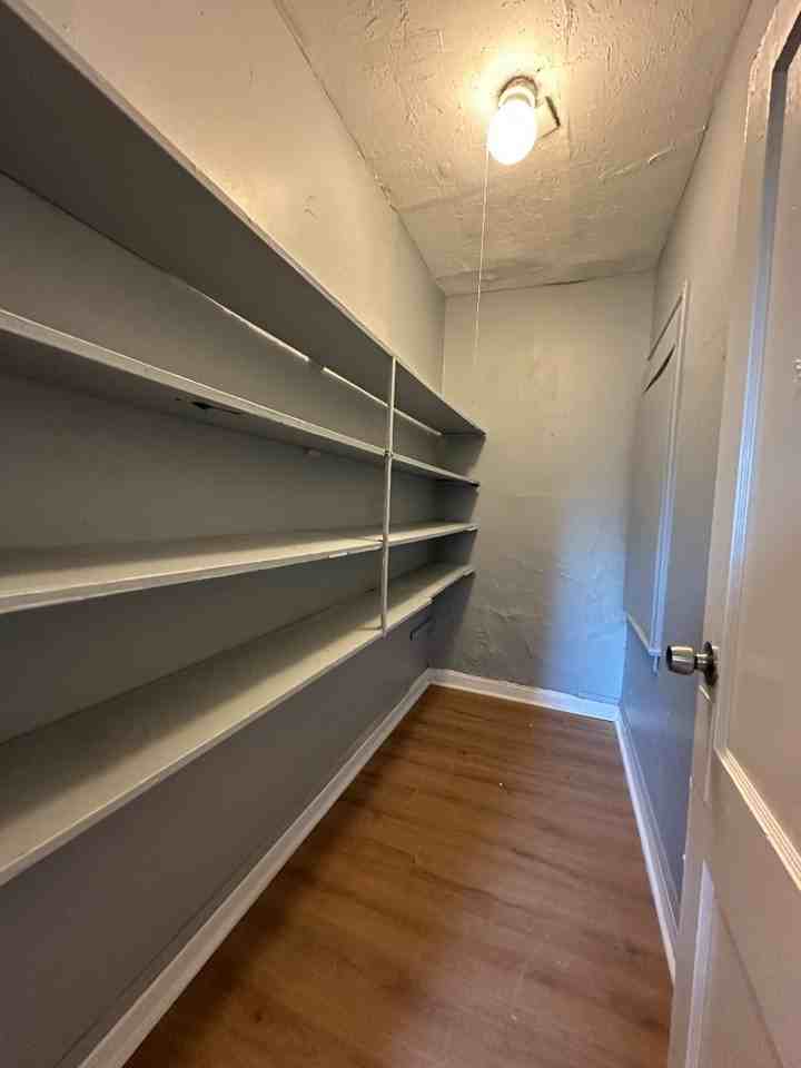 8601 S Kingston Ave - Photo 4 of 6