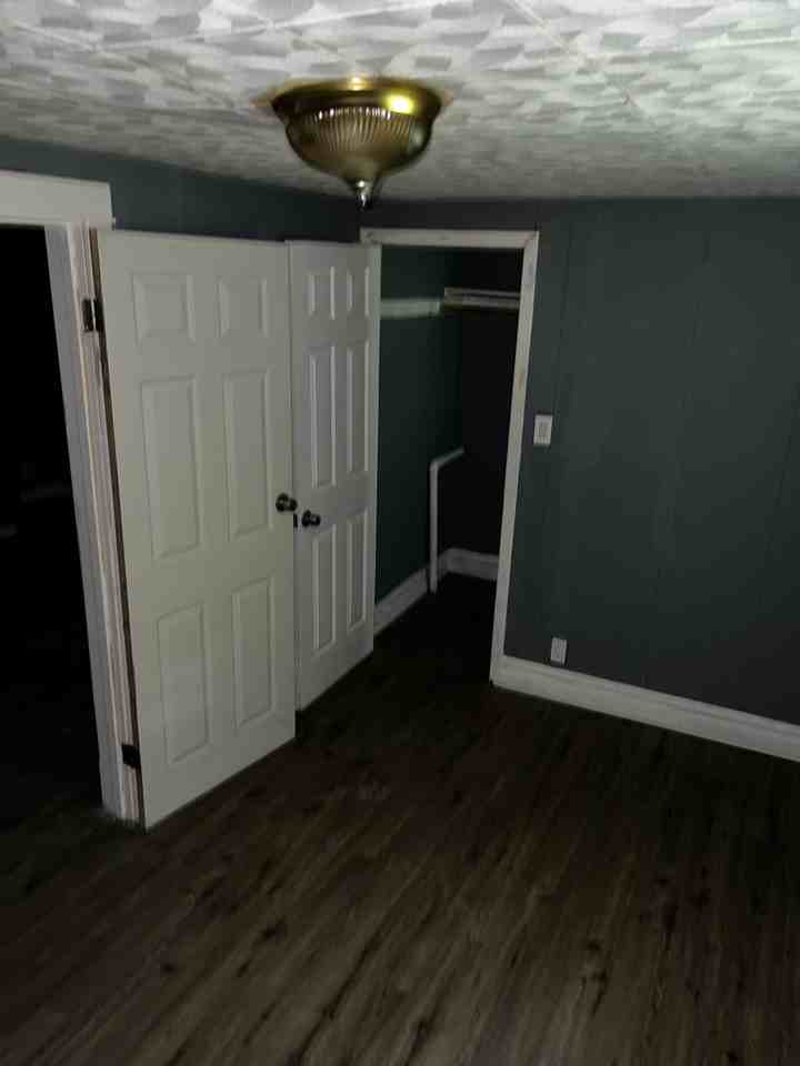 8444 S Escanaba Ave #1 - Photo 2 of 6
